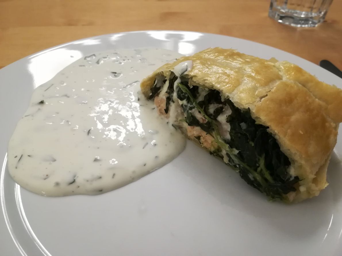 Spinatstrudel mit Lachs und Feta – Wolfi*s Kochblog